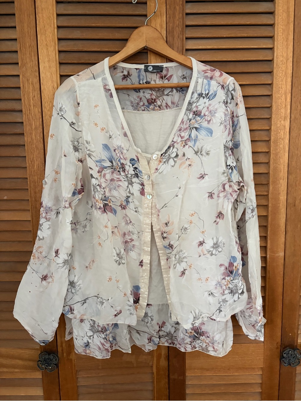 Pastel floral women’s silk blend sheer blouse with lining size medium